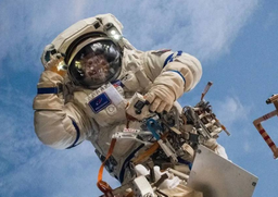 Imágenes raras: Roscosmos muestra las caminatas espaciales de los cosmonautas