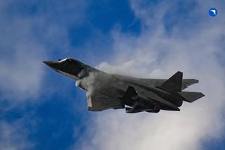 Новейший Су-57 заинтересовал президента ОАЭ: шейх изучил истребитель лично