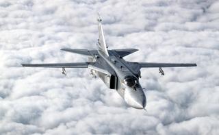 Ушли от средств поражения «противника»: лётчики Су-30СМ, Су-24 и Ан-26 отработали сложные элементы пилотирования