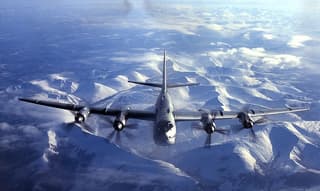Rusia levanta en vuelo bombarderos estratégicos Tu-95MS y Tu-160