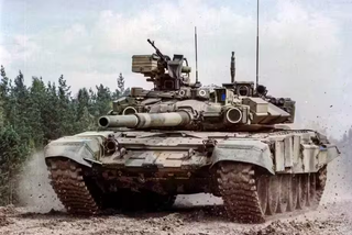 Танк Т-90М «Прорыв» с автоподачей снарядов в орудие назвали лучшим в мире