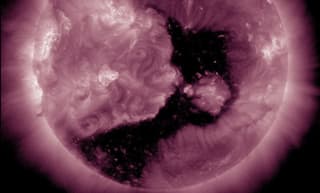 A test for the weather-sensitive: magnetic storms will continue on Earth for another 2-3 days