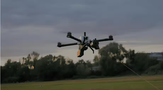 Cómo derribar drones por fibra óptica: lo idearon en Russia