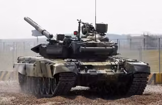 El mecánico del tanque T-90M señaló el punto vulnerable de "Proryv" ante los ataques de drones