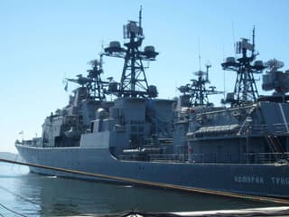 Armed with Kinzhal missiles, the large anti-submarine ship Admiral Tributs hunted an invisible enemy in Peter the Great Gulf