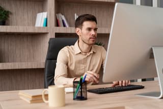 Scammers have turned to knowledge: personal data has started being stolen from online teachers