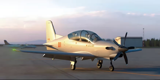 El UTS-800 recibirá un motor potenciado para sustituir a los aviones occidentales