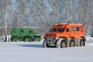 Los vehículos anfibios todoterreno árticos "Zvezda" superaron las pruebas de invierno: la profundidad de los ventisqueros alcanzó los 90 centímetros