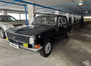 "Barcaza" de almacenamiento en garaje: un GAZ-24 "Volga" de 1988 fue puesto a la venta en Moscow