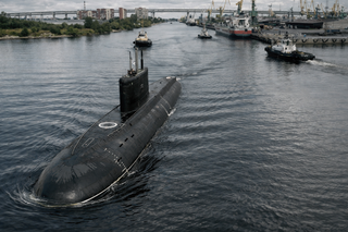 Prueba de supervivencia: la tripulación del submarino "Petropávlovsk-Kamchatski" practicó acciones en caso de emergencia en el centro de entrenamiento "Gefest"
