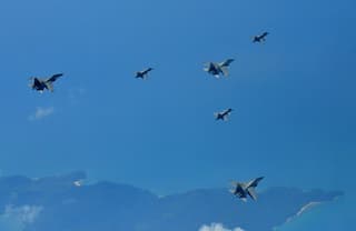 Cazas Su-30MKI indios realizaron ejercicios conjuntos con cazas Gripen de la Fuerza Aérea de Tailandia