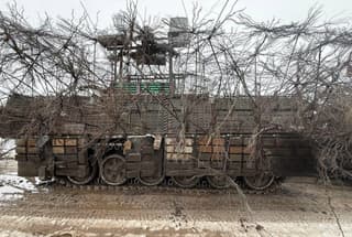 Башню с танков Т-72Б3 начали снимать: смекалка российских бойцов удивляет