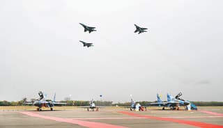 Dos Su-30SME entran en la Fuerza Aérea de Myanmar