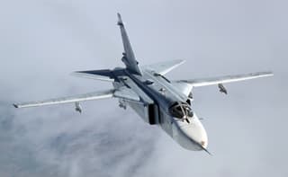 Бомбардировщики Су-24 уничтожили корабли условного противника на Балтике