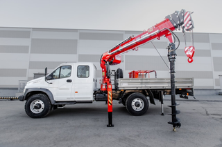 The "Rustrak" Plant Showed the New "Sadko-9" with a Drill and Crane