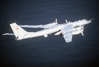 El Il-78 reabasteció de combustible a los Tu-142 antisubmarinos en el cielo sobre el Mar de Barents