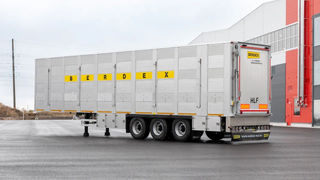 En Briansk se ha puesto en marcha la producción de nuevos semirremolques y plataformas de carga y descarga nacionales para el transporte de ganado