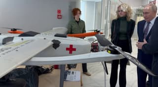 El dron "Aist", capaz de entregar medicamentos a una distancia de hasta 400 km, fue mostrado a Putin