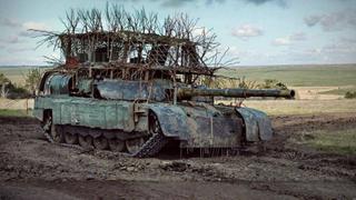 Танк Т-90М впервые защитили всеми видами броневых экранов против дронов