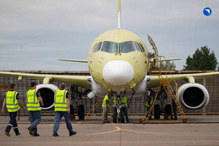 Piloto Emérito de la URSS habló sobre las perspectivas del Superjet 100