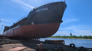 «Могучий» вышел на воду: в Балакове спустили новый сухогруз проекта RSD60