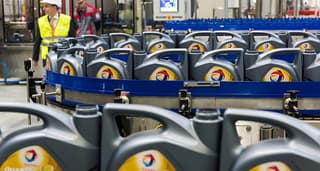 «Лукойл» забирает завод TotalEnergies для выпуска нового масла