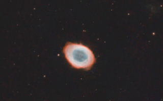 Roscosmos muestra la nebulosa planetaria "Anillo" en la constelación de Lyra
