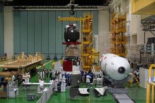 "Soyuz MS-29" ensamblado para el lanzamiento: la nave se acopló con el compartimento de transición antes del lanzamiento del 14 de julio