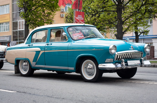 Restricciones de tráfico en el centro de Moscow por el desfile de vehículos retro el 11 de julio