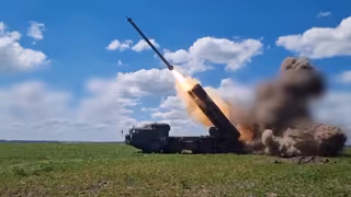 HIMARS y "Tornado-S" comparados: alcance, precisión y potencia de fuego de dos MLRS