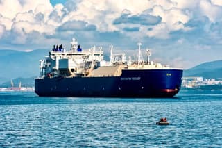 SSK "Zvezda" entregó el segundo gasero ártico "Konstantin Posyet" de clase de hielo Arc7