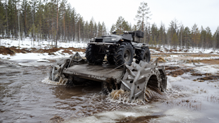 NSTU scientists created an engine-less platform that transports equipment across swamps and ice