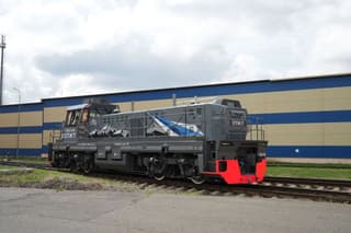 TMH supplied modern TEM23 and 2TE25KM locomotives with unique design to Khakassia metallurgists