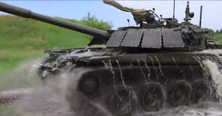Танк Т-80УЕ-1 впервые получил новую модульную защиту