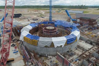 Тысячи тонн бетона: на Ленинградской АЭС-2 завершили важный этап стройки