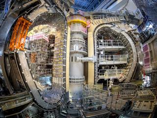 El sexto módulo sectorial de Rosatom se ha instalado en el reactor termonuclear ITER en Francia