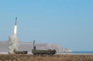Potente e indetectable para la defensa aérea enemiga: se nombran las ventajas del misil antibuque "Oniks"