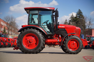 Mercado prometedor: MTZ suministró a Nigeria más de 500 tractores con una potencia de 80 a 120 CV.