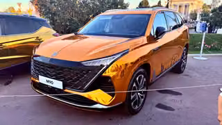 Moskvich presenta el crossover de siete plazas M90 con motor de 200 caballos de fuerza