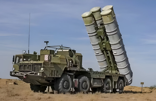 ЗРК С-400 «Триумф»: сколько целей сбивает, лучше ли Patriot и какая ПВО мощнее