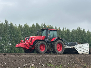 Powerful BELARUS-3522 Tractor Used in Major Road Repair in Tatarstan