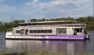 El nuevo catamarán "Sirius Beta" para 300 pasajeros fue botado en Samara
