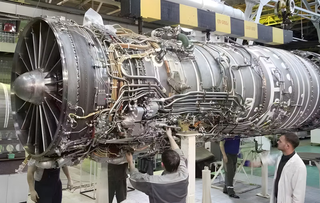 La fábrica de motores Tu-160 comenzó a capacitar a sus ingenieros de una nueva manera