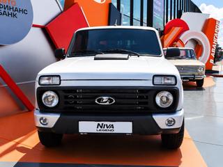 Próximamente a la venta: los nuevos Lada Niva Legend con un nuevo motor de 1.8 litros comienzan a ser enviados a los concesionarios