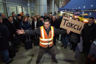 Taxi touts banned at Moscow train stations and airports: drivers speak of Yandex's monopoly