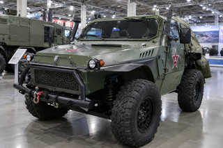 Ingenieros desarrollan un "Niva" con cápsula blindada de kevlar y policarbonato