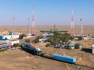 Second rollout in a week: "Soyuz-2.1b" with "Progress MS-35" again placed on Baikonur launch pad
