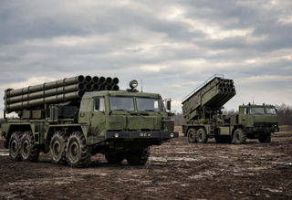 «Торнадо-С» против HIMARS: какая РСЗО сильнее