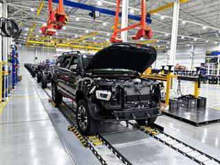 Sollers S9: la SUV con chasis de largueros y transmisión automática de 8 velocidades comenzó a producirse en UAZ