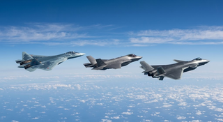 En India reconocen el progreso del Su-57, pero proponen compararlo con el F-35 y el J-20